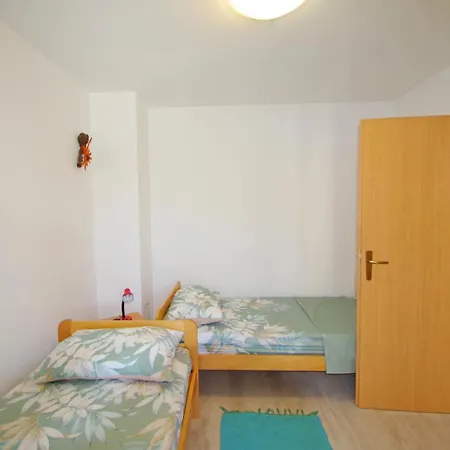 Stefanija, Apartment Vinkuran