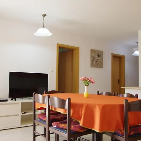 Apartment Stefanija, Vinkuran