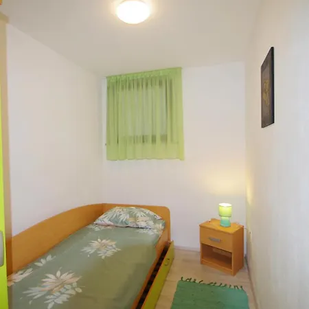 Stefanija, Apartment Vinkuran